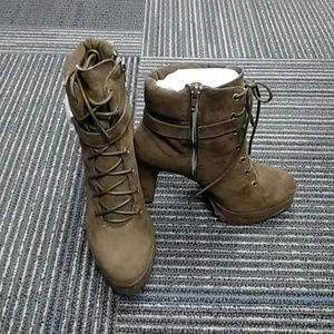 NWT Women's Lace up Olive Boots/ Army Green